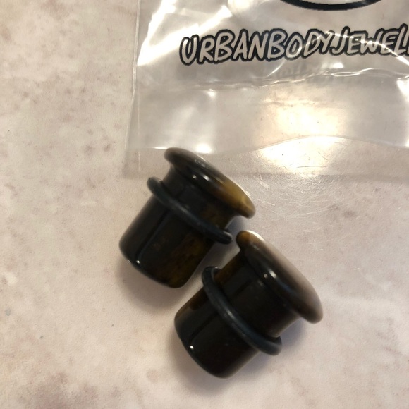 Tigers eye single flare plugs sz 1/2” - Picture 4 of 4